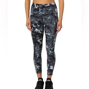 Women's Smartwool 7/8 Leggings  Color: Black Watercolor  Size: medium